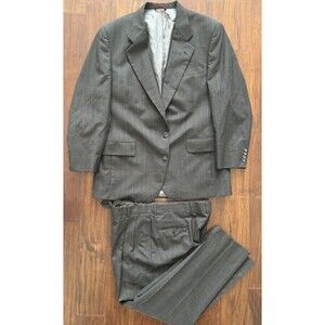 Jos A Bank 100% pure Wool Suit Jacket + Pants Pleated Gray Classic USA MADE